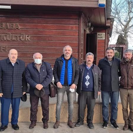 ALEVİ İSLAM İNANÇ HİZMETLERİ BAŞKANLIĞI ŞUBELERDEN SORUMLU BAŞKAN YARDIMCISI MUSTAFA ŞAHİN DEDE VE ASLAN İLHAN DEDE ERİKLİ BABA DERGÂHINI ZİYARET ETTİ